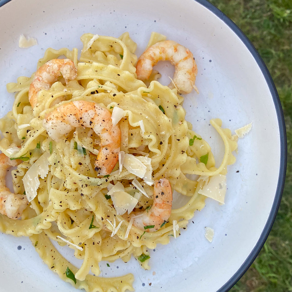 Easy Black Garlic Butter Prawn Pasta Recipe — Dirty Clean Food